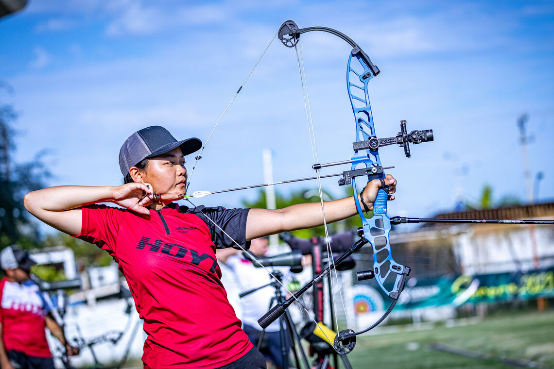 Liko Arreola aiming at a practise session.