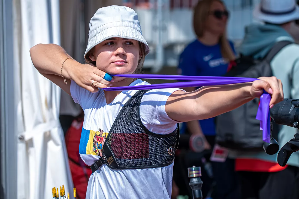 Alexandra Mirca warming up at 2026 European Championships in Antalya.