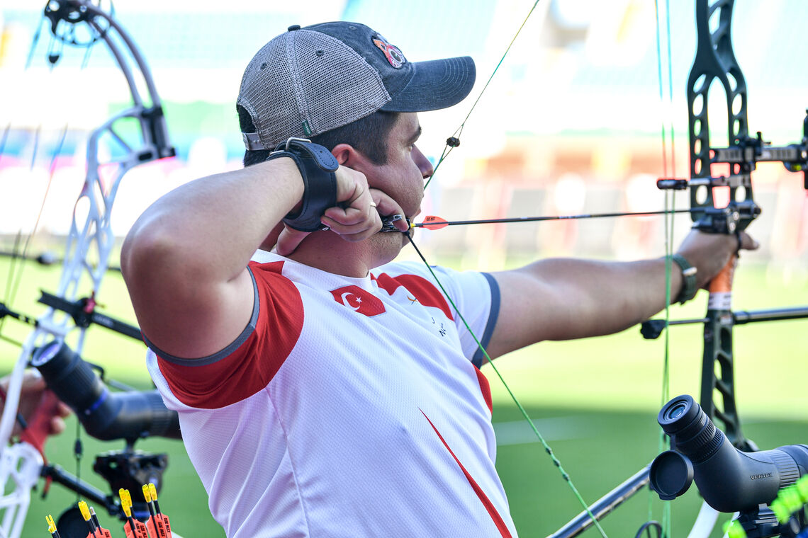 Emircan Haney aiming during qualification at Shanghai 2026. 