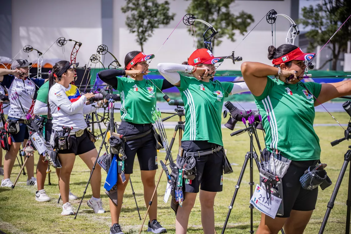 Mexican compound women shooting at Tlaxcala 2026 Pan American Championships.