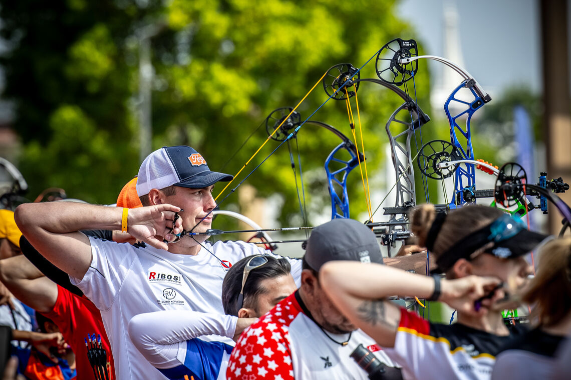 Nico Wiener aiming during qualifications at Antalya 2026.