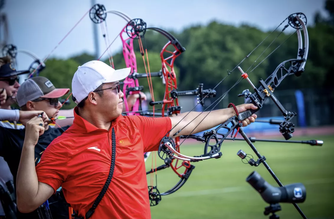 Jinyi just after release during Tuesday's qualifications at Antalya 2026.