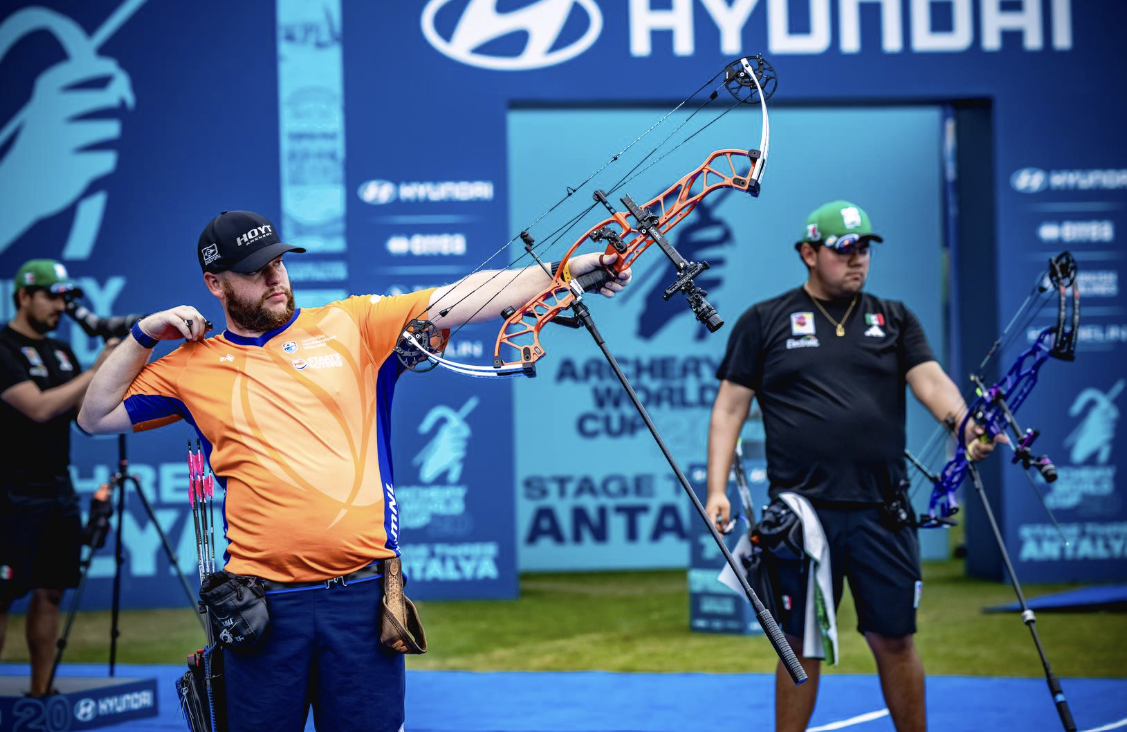 Mike Schloesser and Sebastian Garcia Flores look on after Schloesser just releases a shot at Antalya 2026.