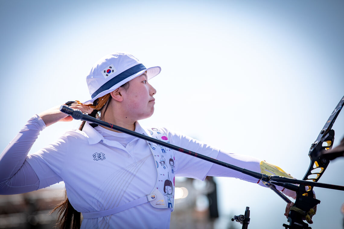 Yu Seulha shoots at the 14th Conquest Cup