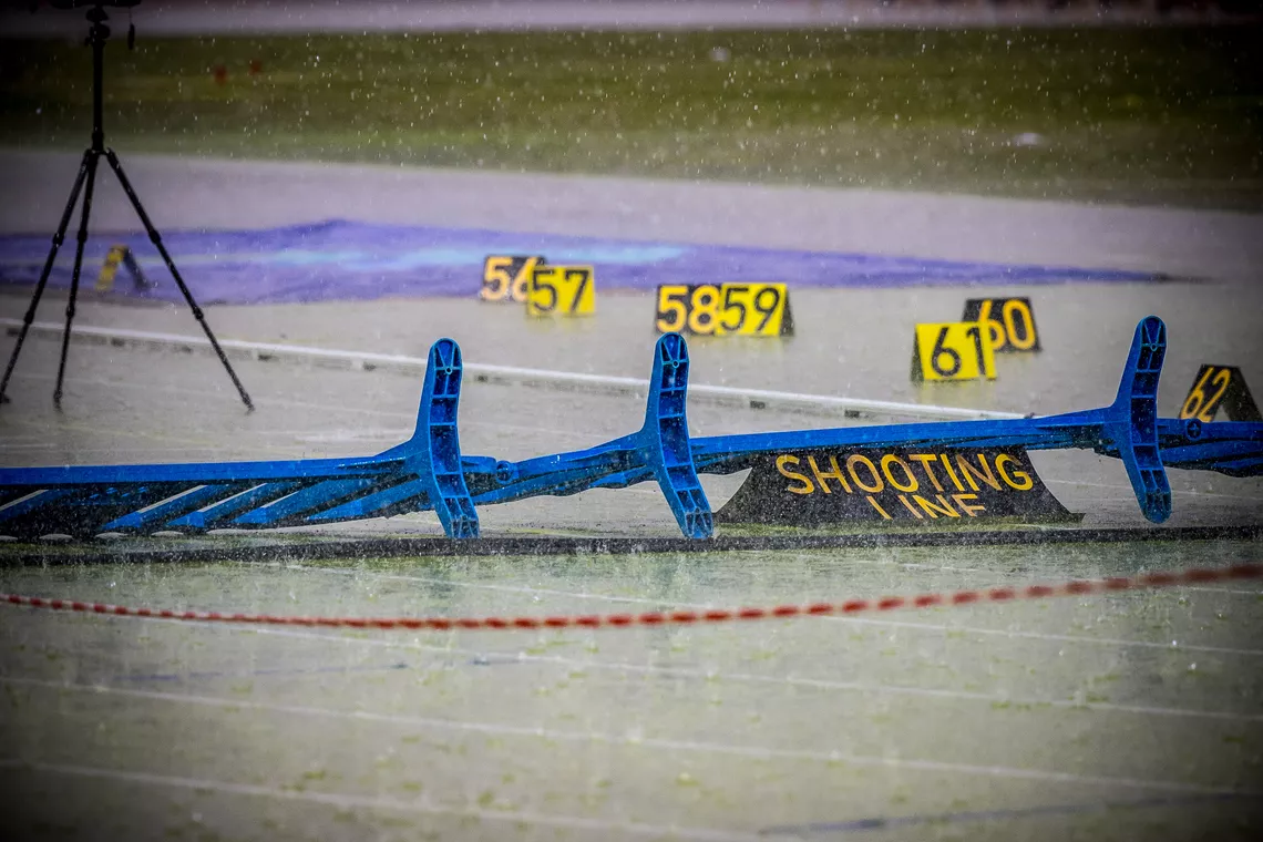 Thunderstorm halted compound qualifying at Madrid 2026.