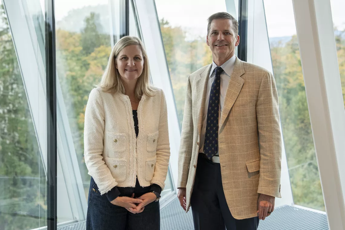 World Archery President Greg Easton with IOC President Kirsty Coventry.