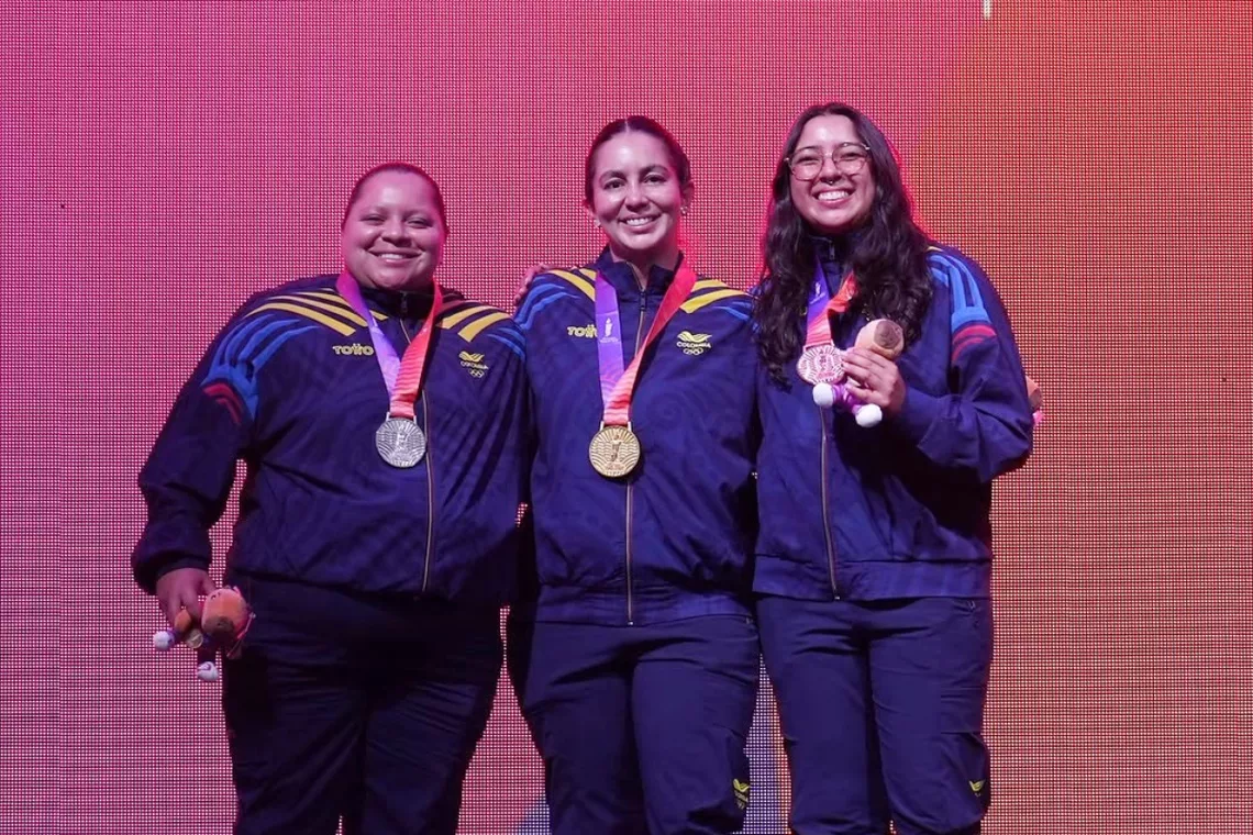 Colombia Compound Women's Team 