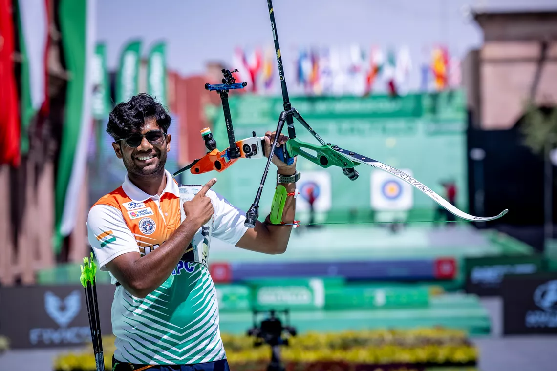Dhiraj Bommadevara pointing to his bow after winning Saltillo 2026.