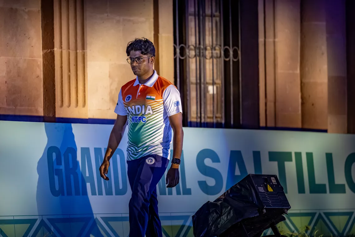 Dhiraj Bommadevara walking during the World Cup Final draw at Saltillo 2026.