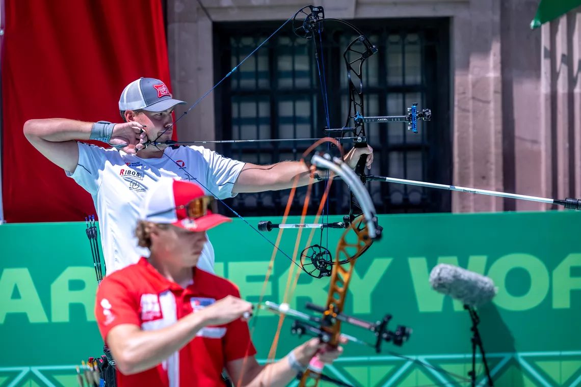 Nico Wiener shooting against Mathias Fullerton at Saltillo 2026. 
