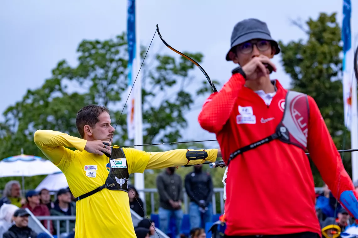 Marcus D’Almeida shooting at Antalya 2026 Hyundai Archery World Cup.