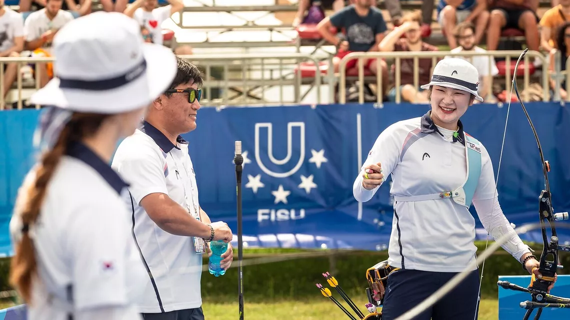 Kang Chae Young and Choi Misun in the final at the 2019 Universiade.