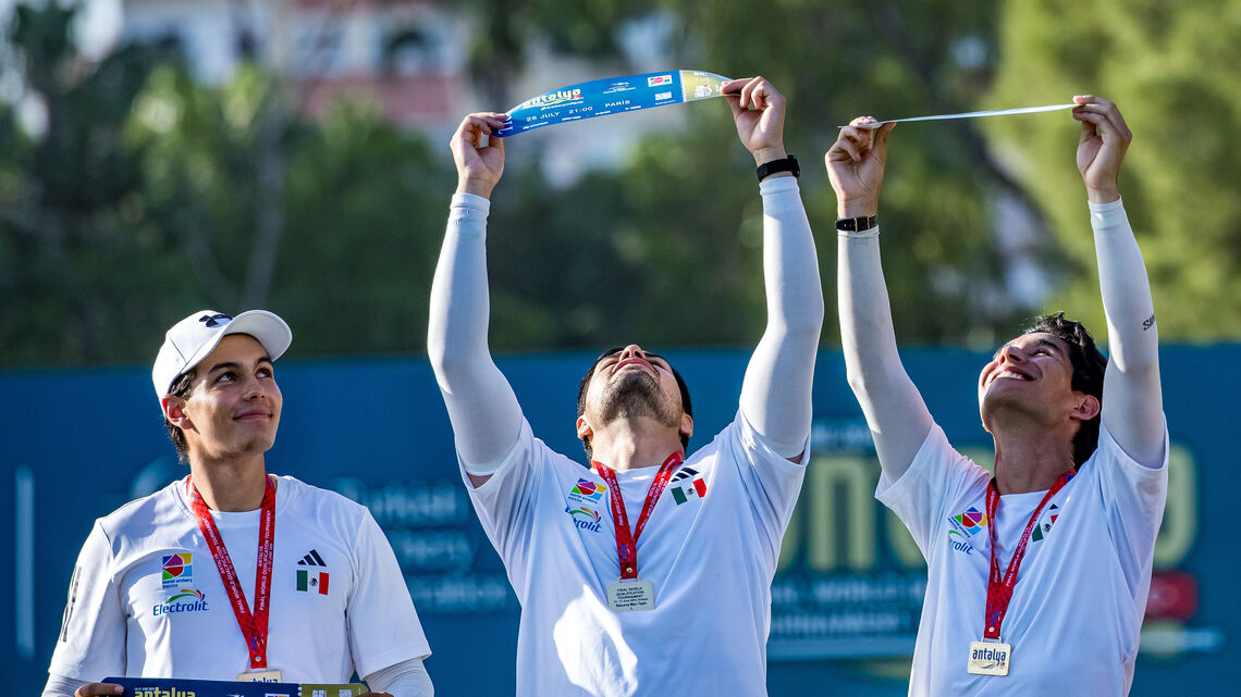 Mexican men celebrate team quota for Paris 2024.