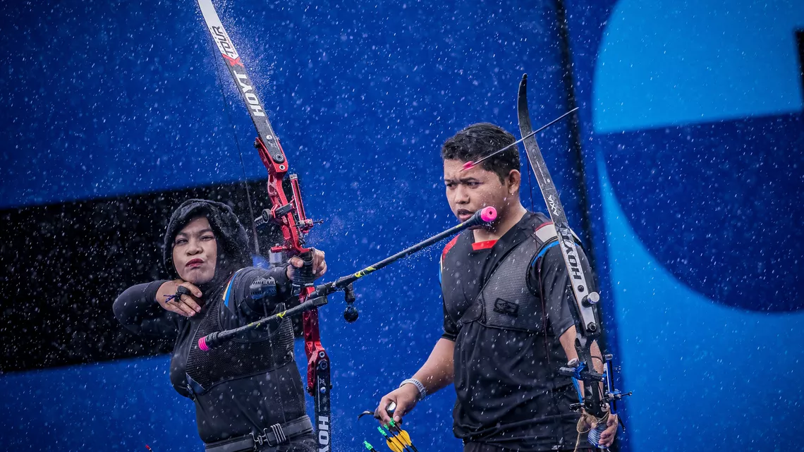 Setiawan Setiawan and Wahyu Retno Wulandari in action at Paris 2024.