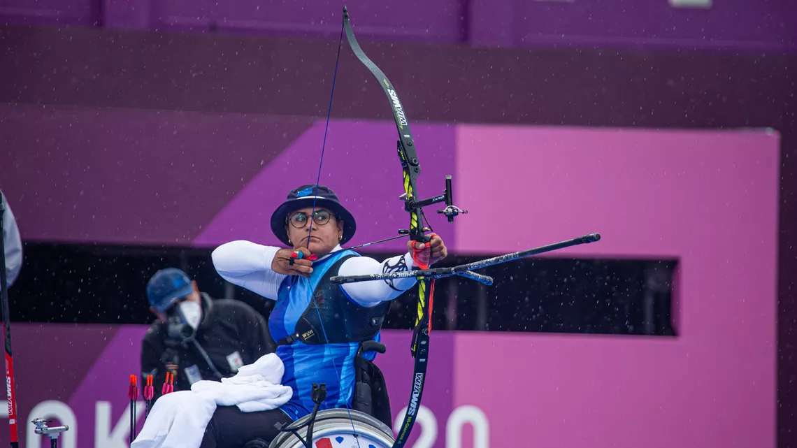 Zahra Nemati shooting at Tokyo 2020 Paralympics.