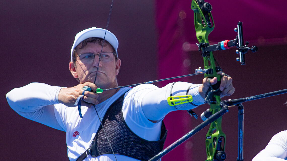 Slawomir Napłoszek shoots during practice at the Tokyo 2020 Olympic Games.