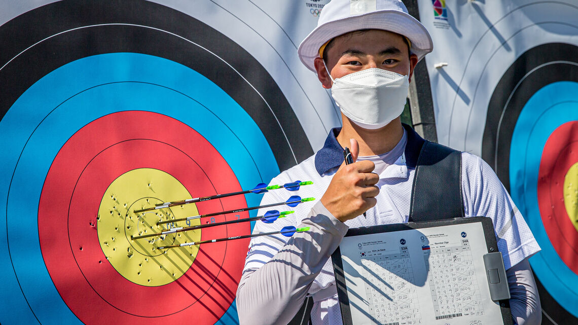 Kim Je Deok celebrates top seed at the Tokyo 2020 Olympic Games.