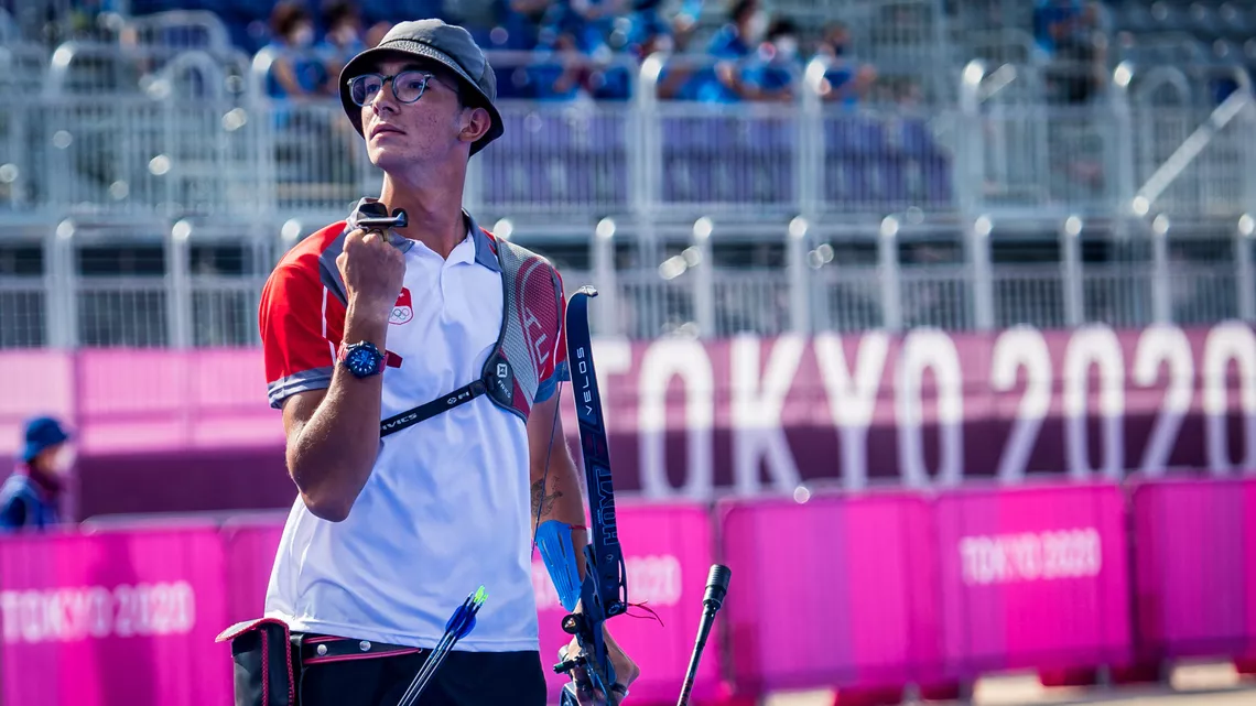 Mete Gazoz celebrates during the Tokyo 2020 Olympic Games.
