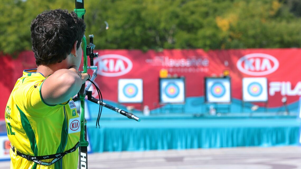 Marcus D’Almeida shoots during practice at the Archery World Cup Final in 2014.