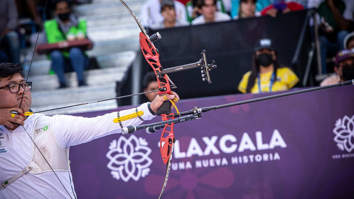 Kim Woojin shoots at the 2022 Hyundai Archery World Cup Final in Tlaxcala.