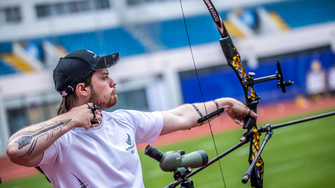 Matheson shoots at Yuanshen Stadium.
