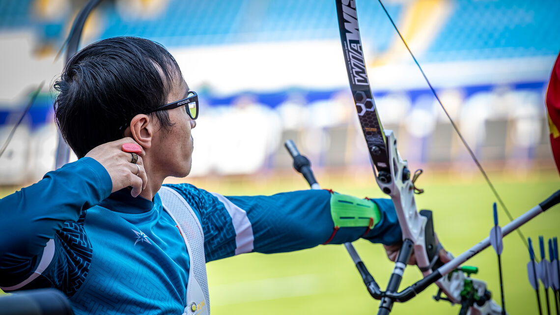 Otgonbold Baatarkhuyag shoots in Shanghai.