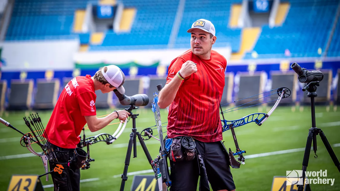 Nico Wiener beats Mathias Fullerton in a Shanghai shoot-off.