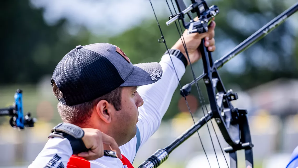 Emircan Haney successfully navigated challenging conditions on the opening day in Berlin.