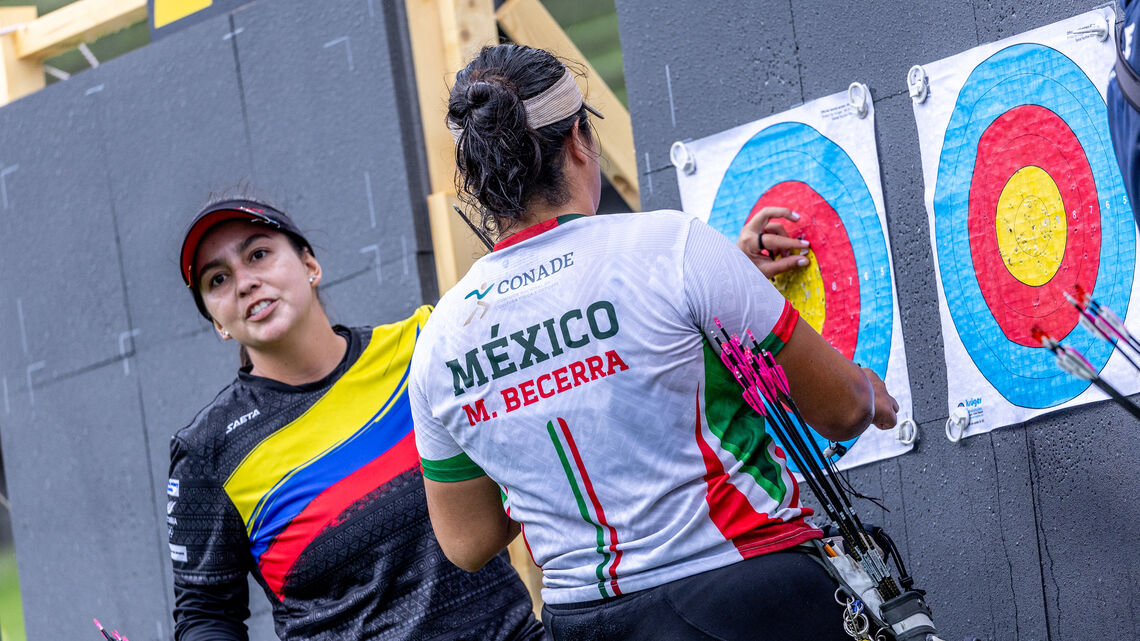 Andrea Becerra knocked out reigning champion Sara Lopez.