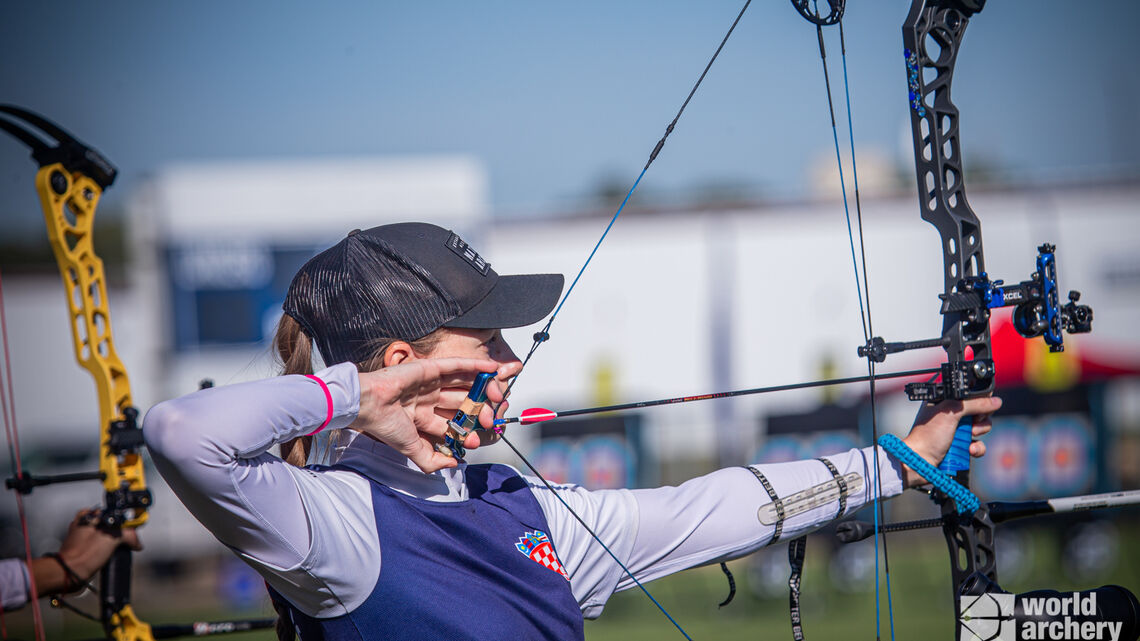 Amanda Mlinaric shoots at the Yankton 2021 Hyundai World Archery Championships.