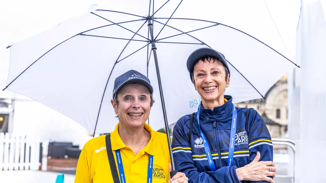 Frédérique and Corinne Musy volunteering at the Paris 2023 Hyundai Archery World Cup.