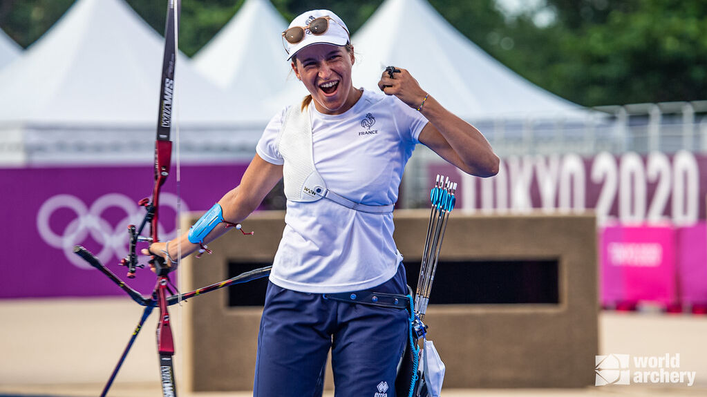 Lisa Barbelin celebrates at the Tokyo 2020 Olympic Games.