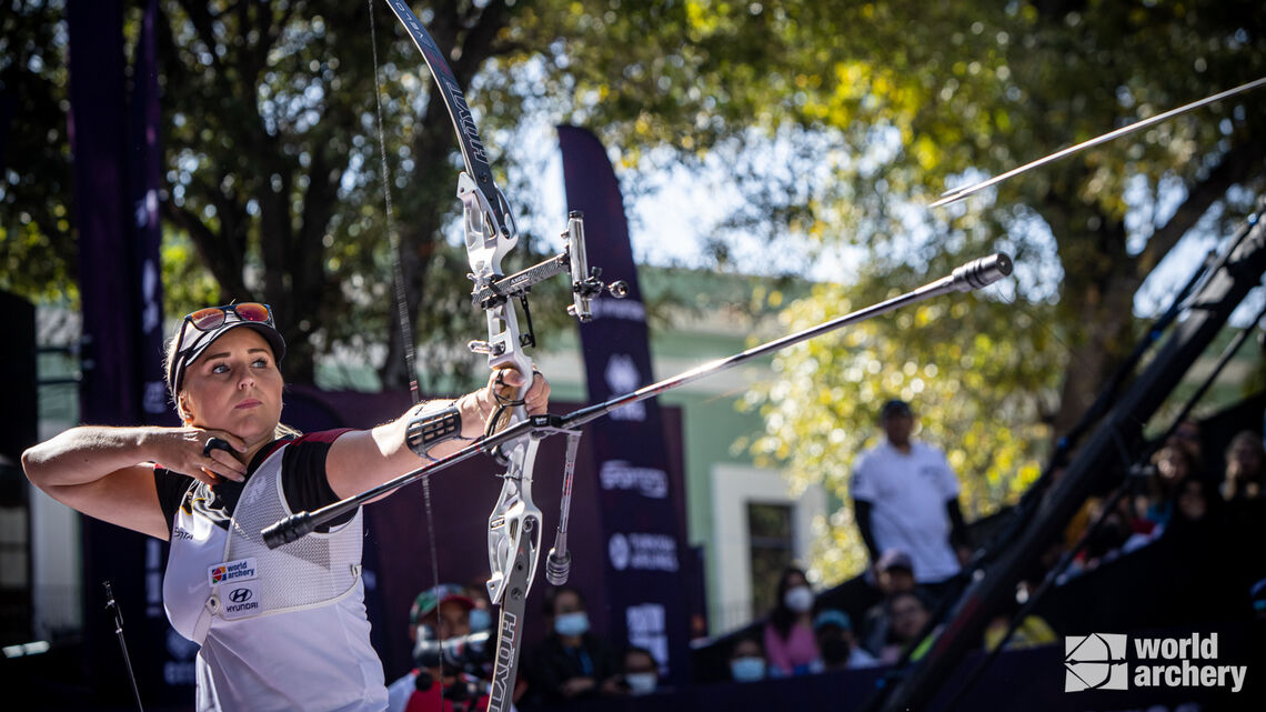 Katharina Bauer shoots during the 2022 Hyundai Archery World Cup Final in Tlaxcala.
