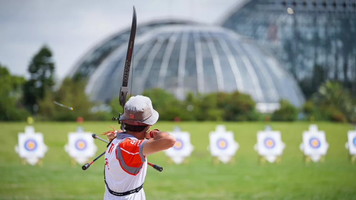 Mete Gazoz shoots in Yumenoshima Park in August 2022.