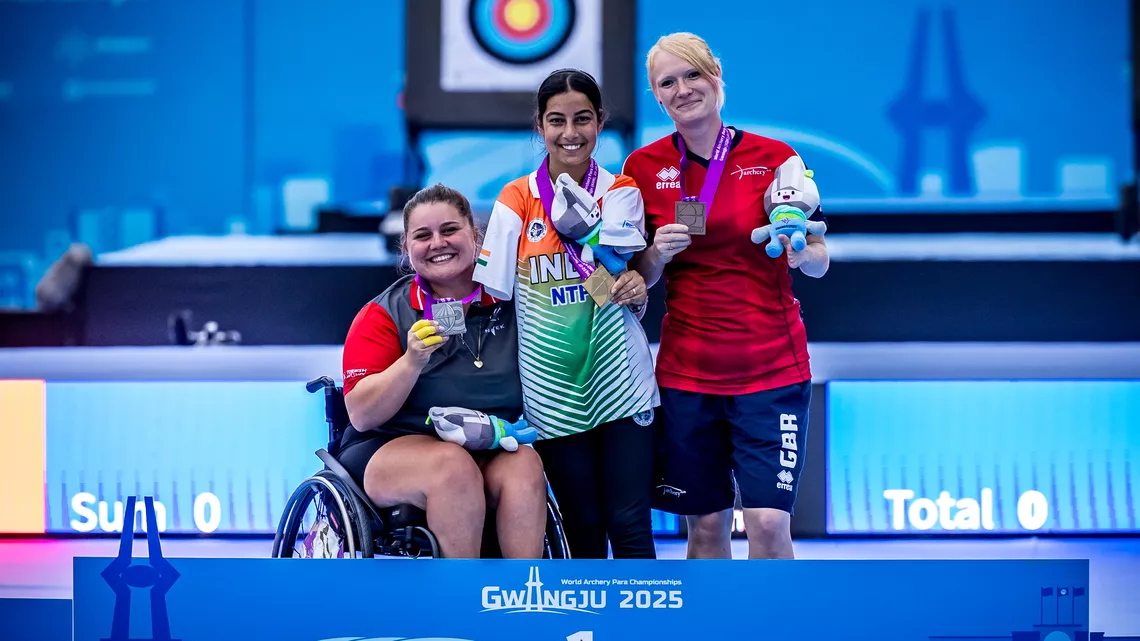 compound women podium