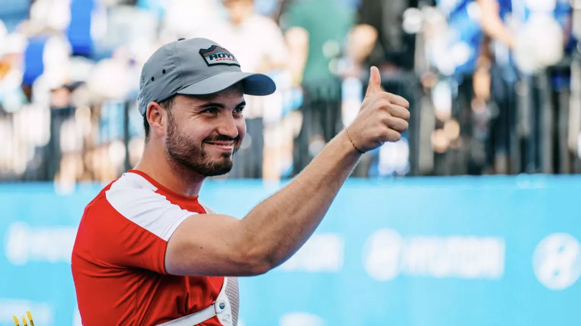Andres Temiño Mediel putting a thumb to the crowd in Gwangju. 