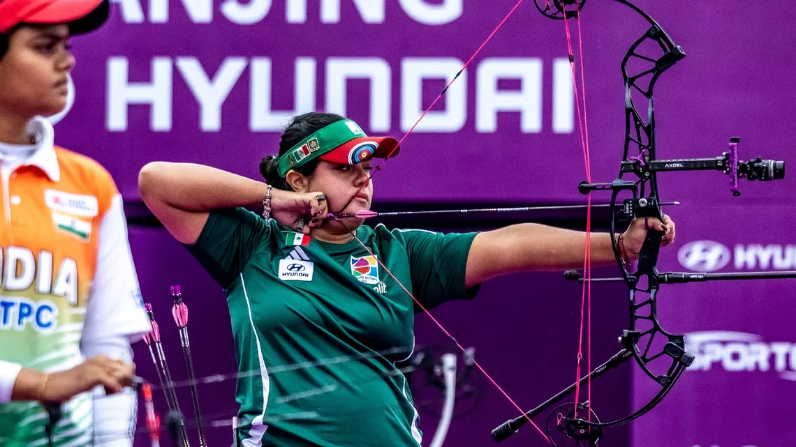 Andrea Becerra aiming at the Nanjing 2025 World Cup Final.