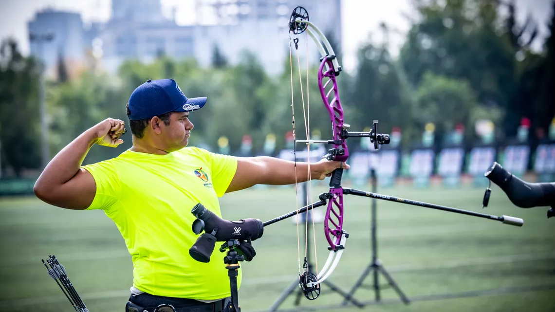 Jairo Rodrigo Da Silva shooting at Puebla 2026 Hyundai Archery World Cup.