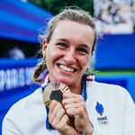 Lisa Barbelin with Paris 2024 Olympic Games bronze medal.