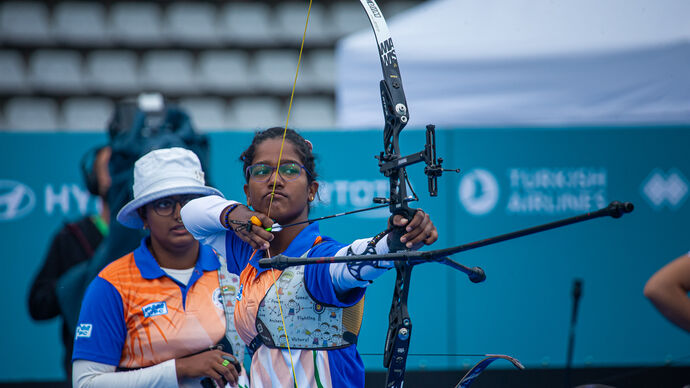 Komalika Bari shoots during the third stage of the 2021 Hyundai Archery World Cup in Paris.