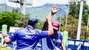 Roberto Hernandez celebrates his win at the world ranking event in Medellin in 2021.