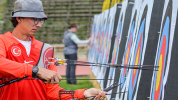 Mete Gazoz draws arrows in Plovdiv.