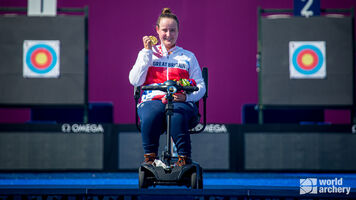 Phoebe Pine with her gold medal at the Tokyo 2020 Paralympic Games.