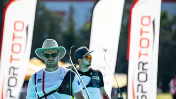 Jean-Charles Valladont prepares to shoot at the Antalya 2021 European Championships. 
