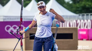 Lisa Barbelin celebrates at the Tokyo 2020 Olympic Games.