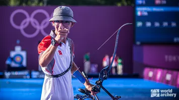 Mete Gazoz celebrates at the Tokyo 2020 Olympic Games. 