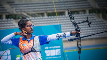 Komalika Bari shoots at the third stage of the 2021 Hyundai Archery World Cup in Paris.