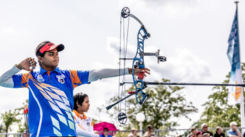 Jyothi Surekha Vennam shoots at the world championships.