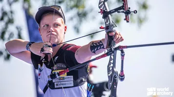 Michelle Kroppen shoots at the World Cup Final in 2021.
