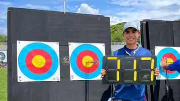 Pablo Gomez shoots 717 at Junior Pan Am Games.